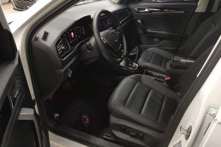 Used Volkswagen T-ROC 2022 280TSI DSG Two-Wheel Drive Comfort PLUS