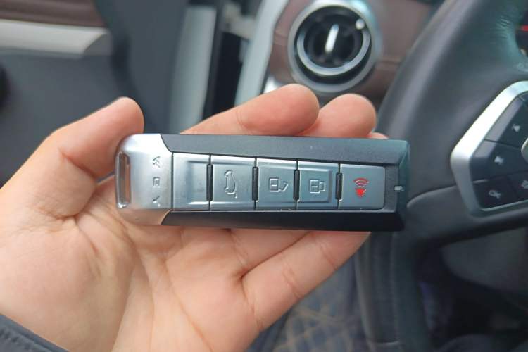 Used Wey VV6 2021 2.0T Two-Wheel Drive Smart Plus