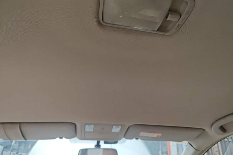 Used Nissan Tiida Sedan 2008 1.6L Manual Fashion Edition Headliner