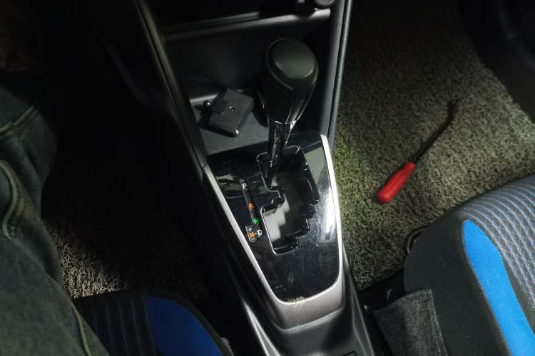 Used Toyota YARiS L Zhi Xiang 2017 1.5G CVT Xuan Dong Skyroof Edition Gear Lever