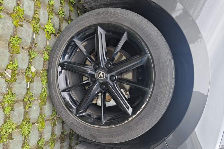 Used CHANGAN UNI-V 2022 1.5T Prestige Version Right Front Wheel Hub