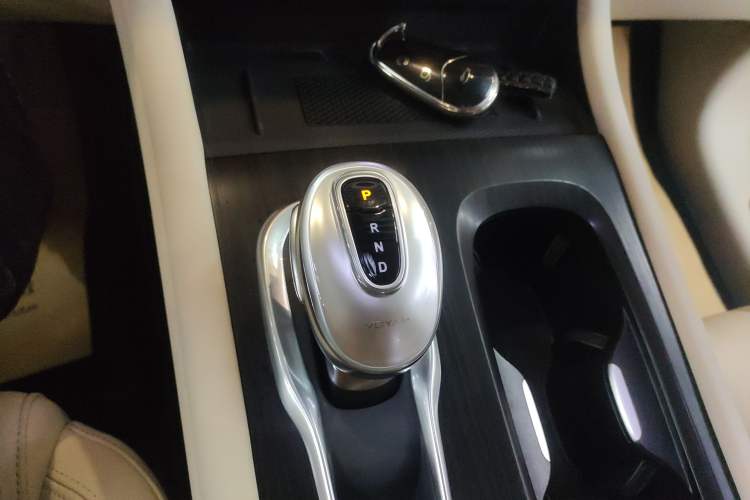 Used VOYAH Dream 2024 EV Long-Range Premium Edition