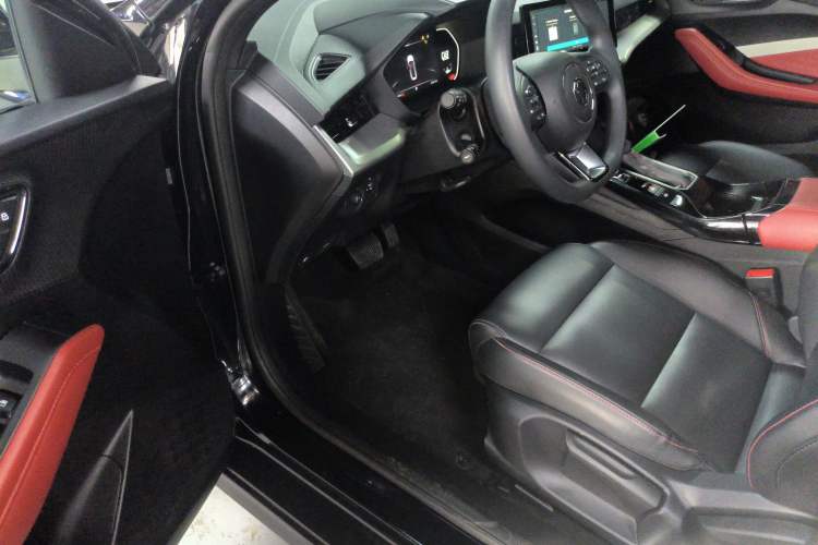 Used MG 5 2021 180 DVVT CVT Youth Luxury Edition Driver Seat