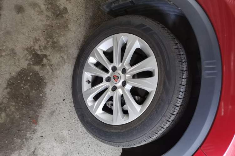 Used Roewe RX5 2018 20T Two-Wheel Drive Automatic Flagship Edition Right Front Wheel Hub
