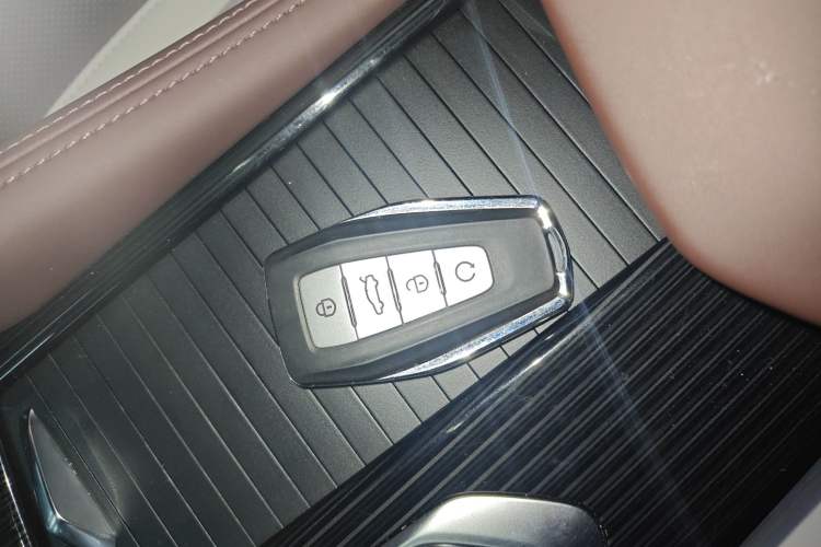 Used Geely Auto Monjaro L 2021 2.0TD DCT EVO Two-Wheel Drive Prestige Version
