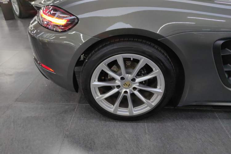 Used Porsche 718 2020 Cayman 2.0T
