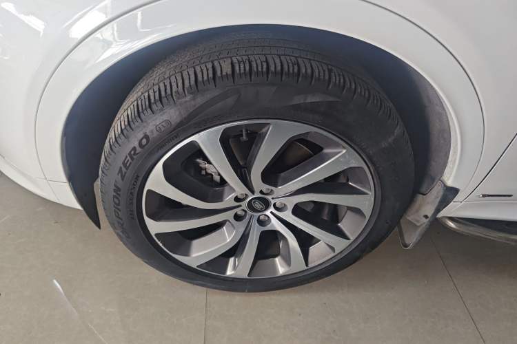 Used Land Rover Discovery Sport 2022 249 PS R-Dynamic S Performance Edition 5 Seats Left Front Wheel Hub