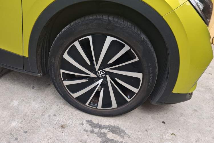 Used Volkswagen ID.4 X 2021 Pro Smart Long-Range Edition Right Front Wheel Hub