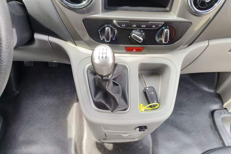 Used JAC Refine M3 2018 IKEA Edition 1.6L Luxury Model Gear Lever