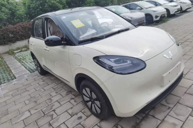 Used Wuling Bingo 2025 333 km Enjoyment Version Front Right 45 Deg