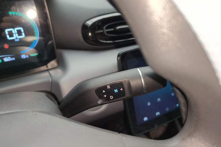 Used Leapmotor T03 2024 310 Comfort Edition Gear Lever