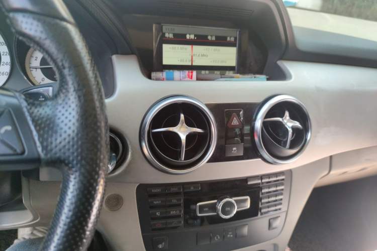 Used Mercedes-Benz GLK-Class 2013 GLK 300 4MATIC Dynamic Sunroof Model