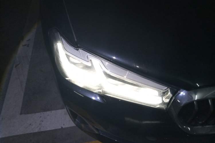 Used BMW 5 Series 2023 530Li Leading Edition Luxury Package Right Front Headlight