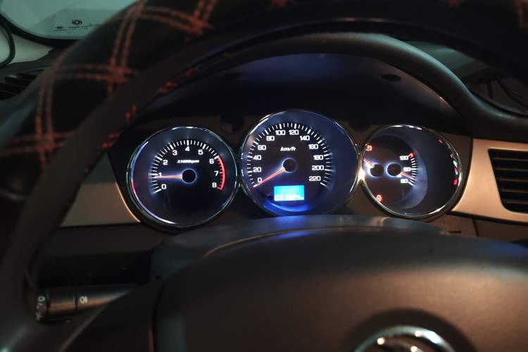 Used Dongfeng Aeolus H30 2014 CROSS 1.5L Manual Gratitude Edition