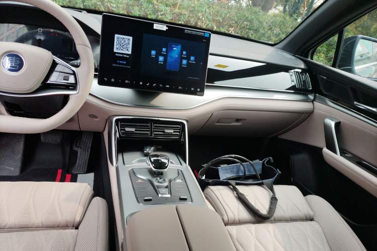 Used BYD Tang New Energy 2025 Intelligent Driving Version DM-i 115KM Flagship Edition Gear Lever