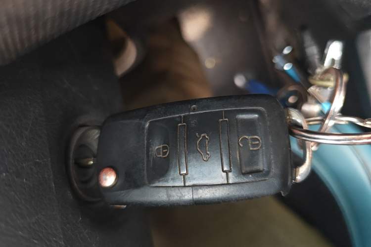 Used Suzuki Wagon R X5 2013 Cruise Edition 1.4L VVT Luxury Model China V Standard Vehicle Key