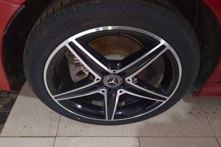 Used Mercedes-Benz C-Class 2018 C 200 Achievement Special Edition Right Rear Wheel Hub