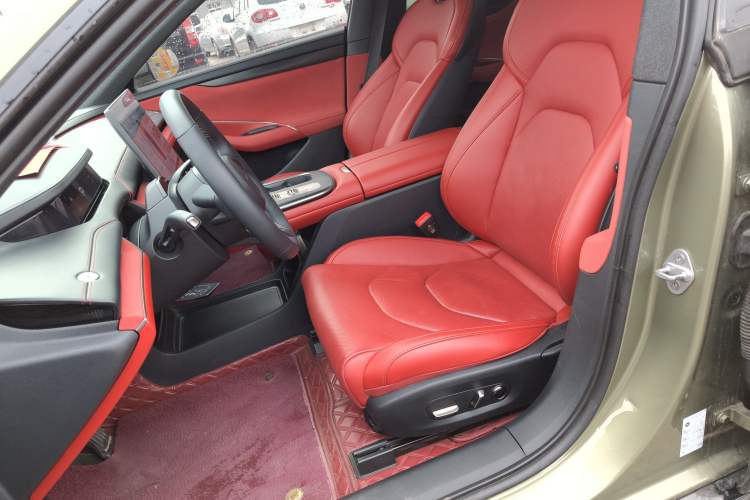 Used Xiaomi Auto SU7 2024 Rear-Drive Long-Range Intelligent Driving Version Left Front Seat