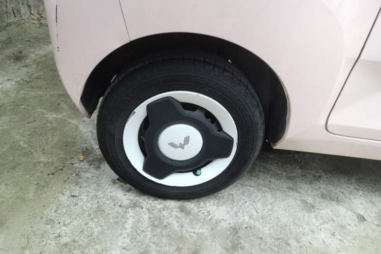 Used Wuling Hongguang MINIEV 2021 Macaron Premium Model – Lithium-NMC
