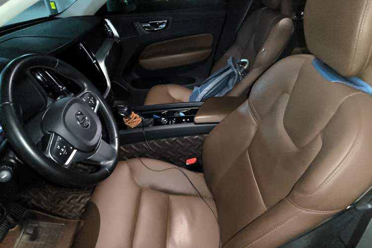 Used Volvo XC60 2019 T5 4x4 Smart Edition China V Standard