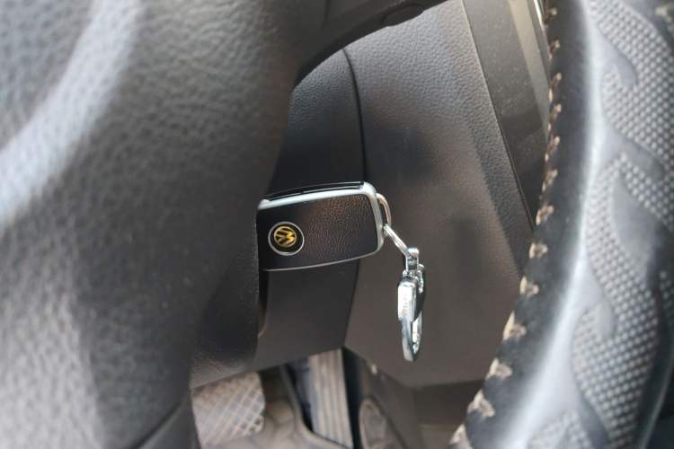 Used Volkswagen Sagitar 2012 1.6L Automatic Comfort Edition Vehicle Key