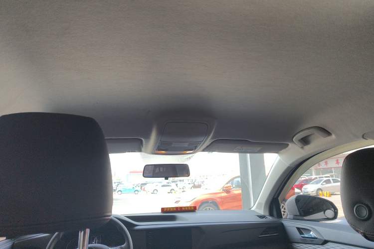 Used Volkswagen Tharu 2021 280TSI Two-Wheel Drive Trend Edition Headliner