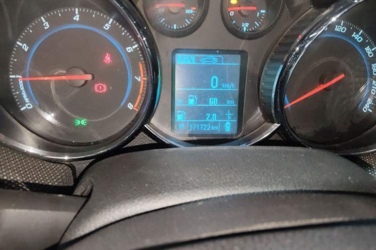 Used Chevrolet Cruze 2013 Hatchback 1.6T Automatic Flagship Model Odometer Close Up