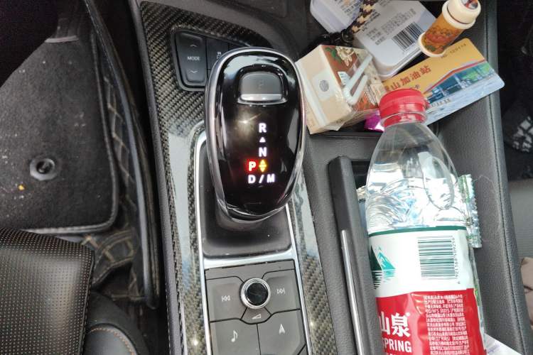 Used Cadillac CT5 2020 28T Platinum Sport Edition Gear Lever