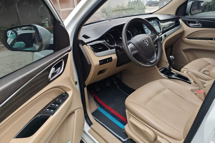 Used Baojun 730 2016 1.5T Manual Comfort Version 7 Seats

