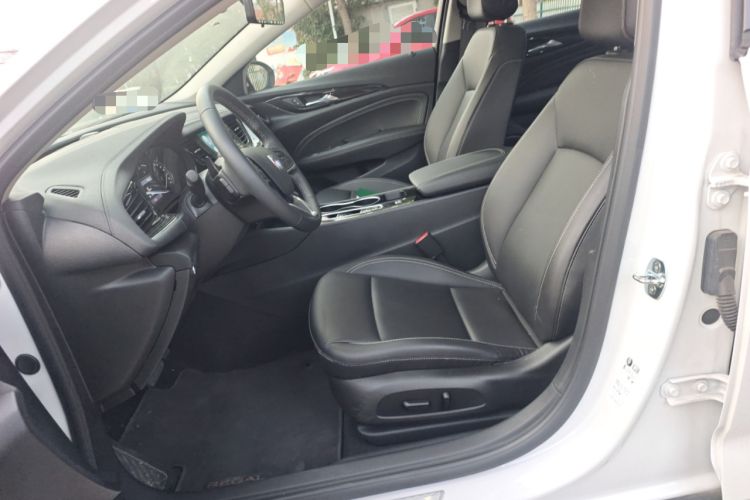 Used Buick Regal 2024 25T Deluxe Edition Left Front Seat