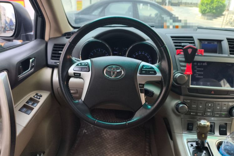Used Toyota Highlander 2012 2.7L Two-Wheel Drive 7-Seater Luxury Edition Steering Wheel