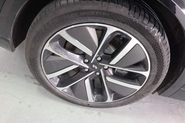 Used Li Auto L9 2024 Ultra Model Right Rear Wheel Hub