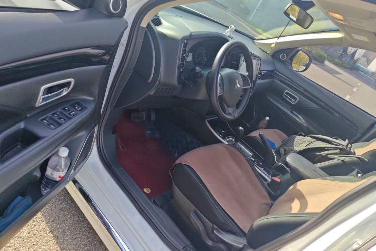 Used Mitsubishi Outlander 2021 Revised Version 2.0L Two-Wheel Drive Comfort Edition 5 Seats