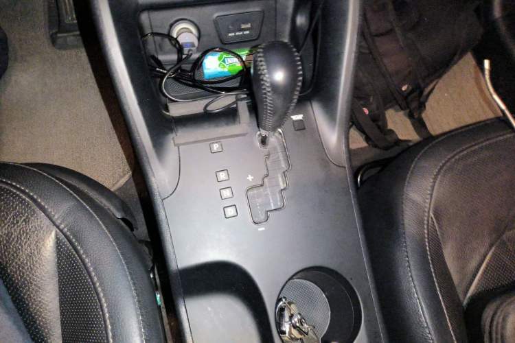 Used Hyundai ix35 2015 2.0L Automatic Two-Wheel Drive Leading Trim China V Standard Gear Lever