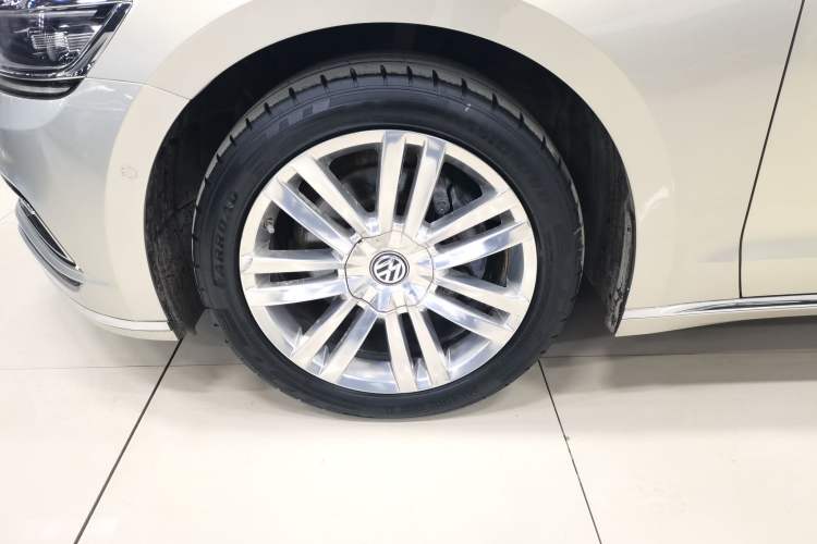 Used Volkswagen Phideon 2016 380TSI Two-Wheel-Drive Executive Version