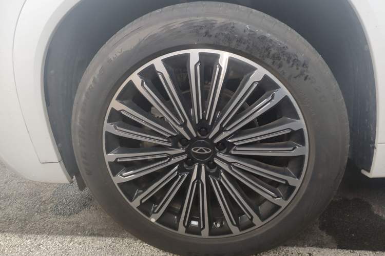 Used Chery Tiggo 9 2025 2.0T Automatic Two-Wheel Drive Luxury Edition 5 Seats
