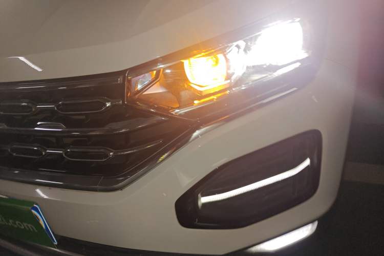 Used Volkswagen Tayron 2022 280TSI Two-Wheel Drive Luxury Smart Connectivity Version
