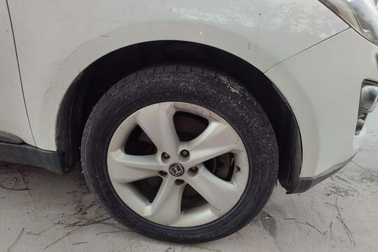 Used Luxgen Great 7 SUV 2014 2.2T Four-Wheel Drive Prestige Version Right Front Wheel Hub