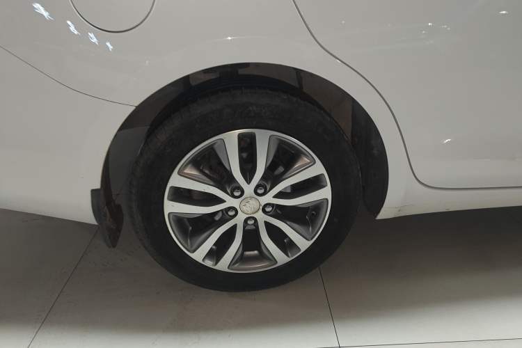 Used Buick GT 2019 15T Dual-Clutch Connected Elite Model China VI Right Rear Wheel Hub