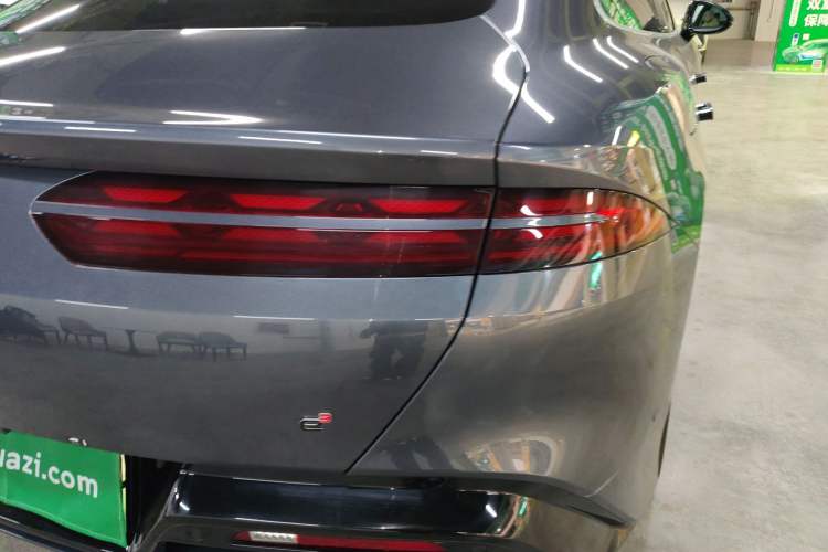 Used Denza Z9 2024 1100 km All-Wheel-Drive Ultra Version
