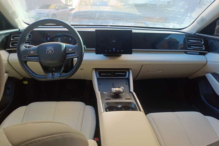 Used BYD Qin L 2024 DM-i 80KM Leading Model Center Console