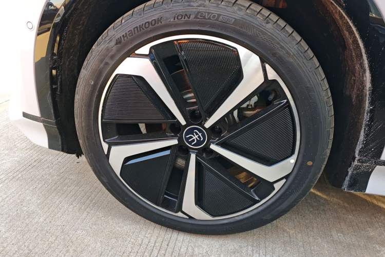 Used BYD Song L EV 2025 662 km Advanced Intelligent Driving Version
