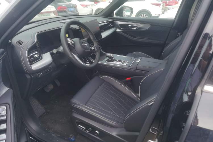 Used GAC Trumpchi GS8 2025 Linghang Series 2.0 TGDI Two-Wheel-Drive Luxury Edition 5 Seats