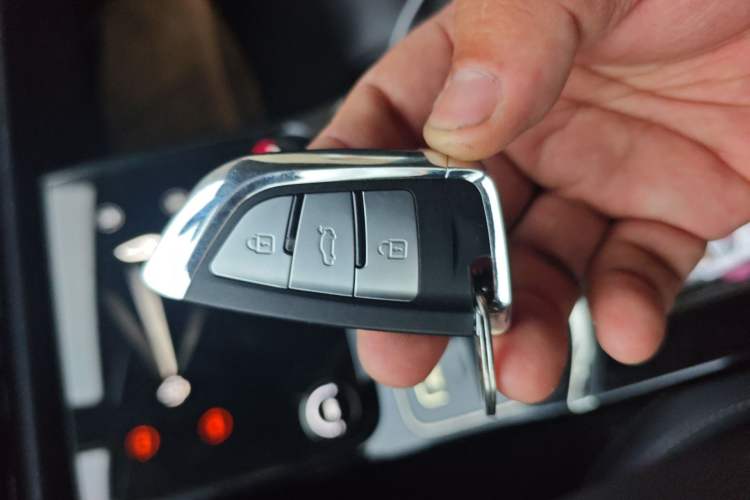 Used NETA U 2022 Zhi 400 Lithium-Nickel-Manganese-Cobalt Energy System Vehicle Key