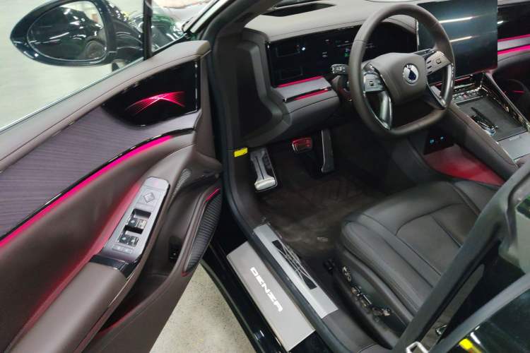 Used Denza Z9 2024 1100 km All-Wheel-Drive Ultra Version