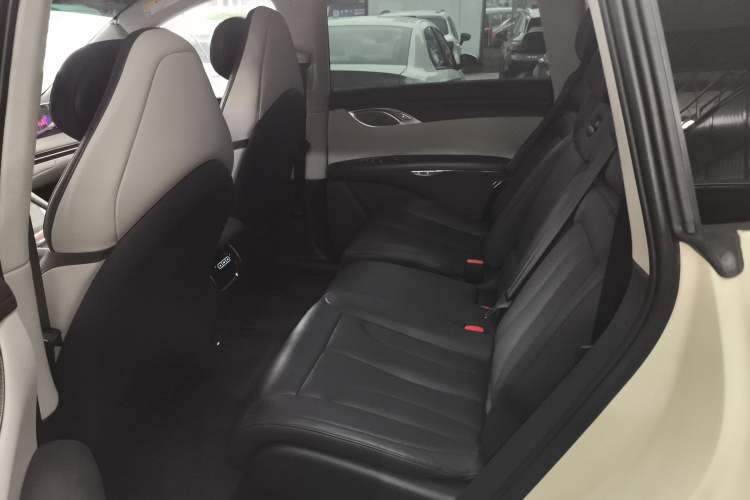 Used IM LS7 2023 100kWh Lux Rear-Drive Version