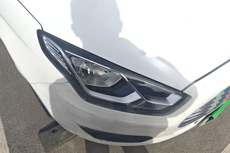 Used Ford Escort 2017 Revised Version 1.5L Automatic Comfort Edition Right Front Headlight