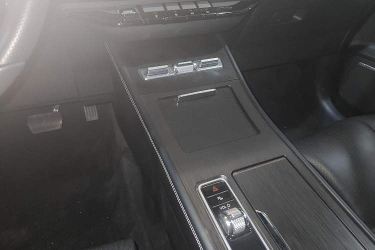 Used Lincoln Corsair 2024 2.0T Four-Wheel Drive Prestige Edition Gear Lever