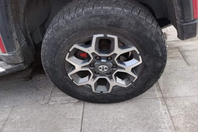 Used BAIC Off-Road BJ40 2019 PLUS 2.3T Automatic Four-Wheel Drive Premium Edition China VI Right Front Wheel Hub