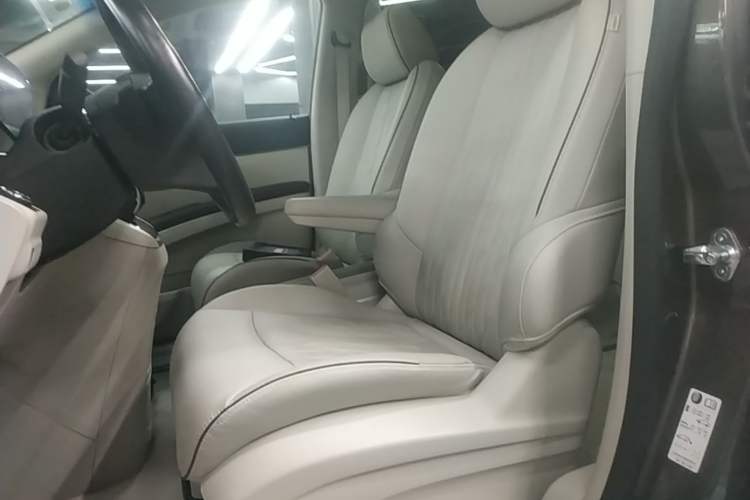 Used Buick GL8 2022 Land Business Class 652T Luxury Model Left Front Seat